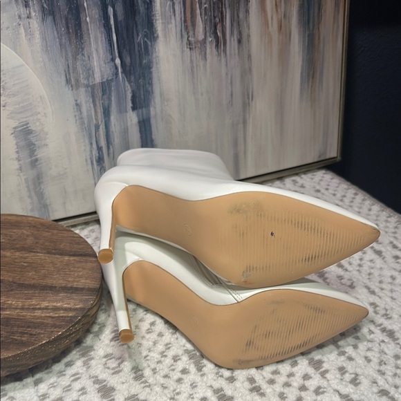 Elegant White Ankle Boot Stiletto Women's 7.5 Classic Elegant Sophisticated EUC - Picture 4 of 14